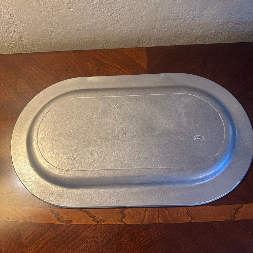 Wilton RWP Large Serving Platter with Shell Design - Picture 2 of 3
